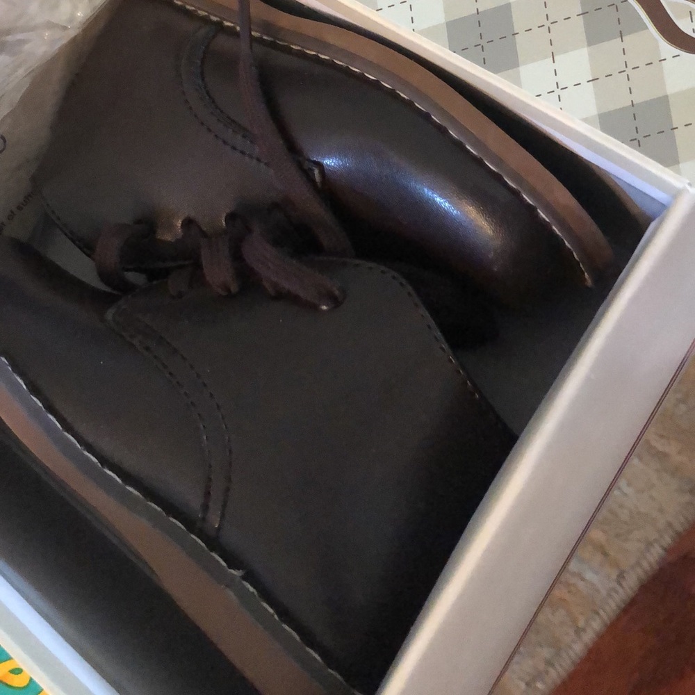 Excellent condition size 5.5 brown shoes toddler Footmates TODD